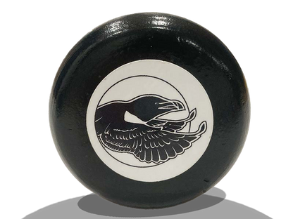 Close-up of the knob on a Razorbill bat featuring the bird logo design